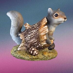 Vintage Porcelain Gray Squirrel Masterpiece 80s Homco Kitsch Fall Decor Log 1986